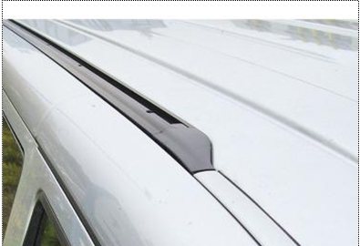 Weißer VW Bus Dach mit montierter Schiene C-Schiene