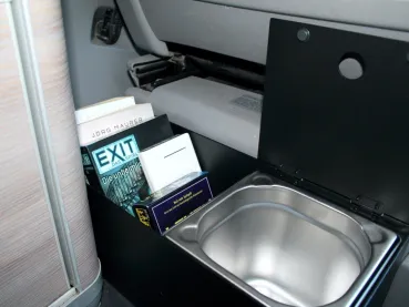 Staubox für VW T5 T6 T6.1 mit Inhalt