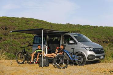 Markise Fiamma F40van am Fahrzeug montiert