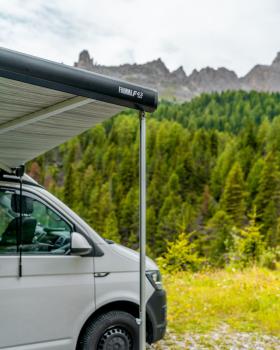 Fiamma F43 montiert an Fahrzeug