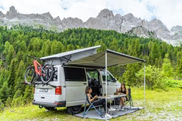 Fiamma F43 montiert an Fahrzeug