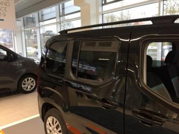 Lüftungsgitter Seitenfenster Peugeot Rifter, Citroen Berlingo, Opel Combo, Toyota Proace City ab 09/2018