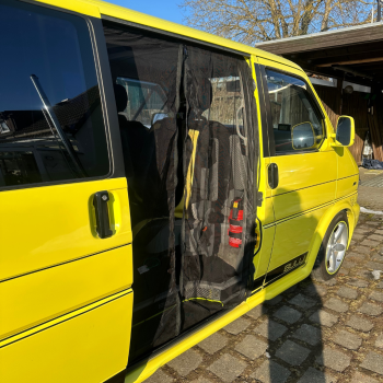 montiertes Insektenschutzgitter Schiebetür