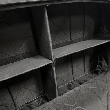 Detailansicht Rückwand mit Saugnäpfe und Klett