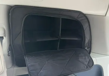 Preview: Fenstertasche Ford Tourneo Custom V710 ab 2023 / VW Caravelle kurzer Radstand für hintere Seitenfenster links (Fahrerseite)