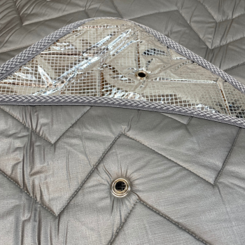 Detail Thermomatten innen grau / außen silber