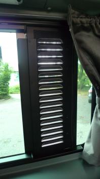 Lüftungsgitter Ford Transit / Nugget Beifahrerseite ab 04/2000 - 2013 Schiebefenster