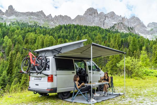 Fiamma F43 montiert an Fahrzeug