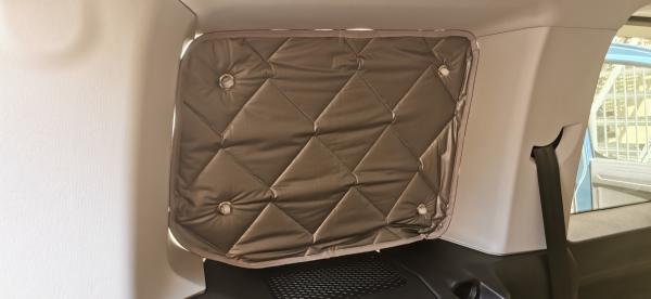 Thermomatten Premium VW Caddy 5 ab 11/2020 / Tourneo Connect ab 05/2022 - zum Konfigurieren - mit farbigem Einfassband