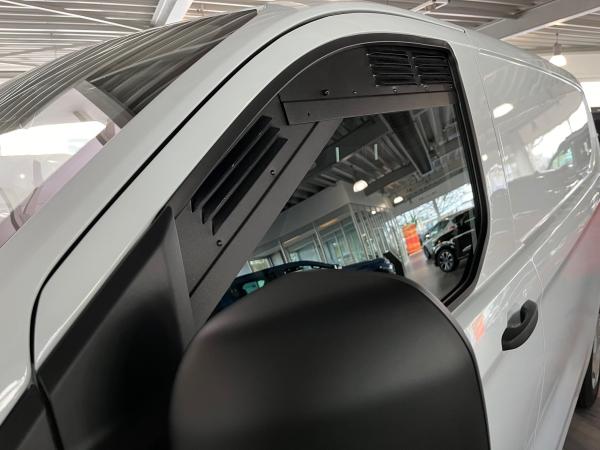 Lüftungsgitter Fahrerhaus Ford Custom V710 ab 10/23 / VW neuer Transporter (links und rechts)