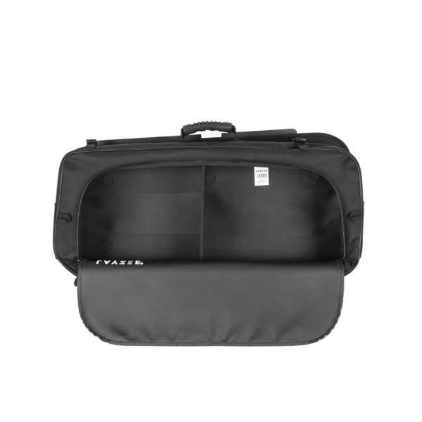 Geöffnete Packtaschen 