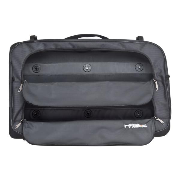Geöffnete Packtaschen 