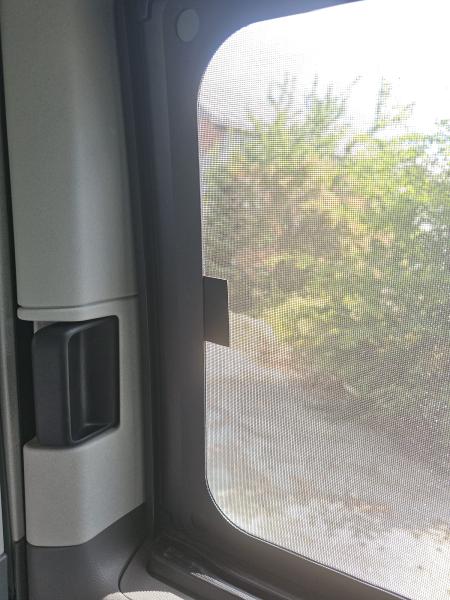 Fliegengitter Schiebetürfenster VW T6.1 (ab 2015) | Moskitonetz Fine-Mesh, Fahrer- & Beifahrerseite