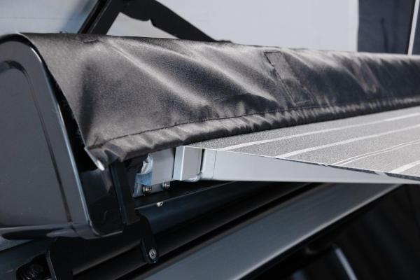 Rainguard Universal an Markise