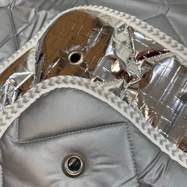 Detail Thermomatten innen grau / außen silber