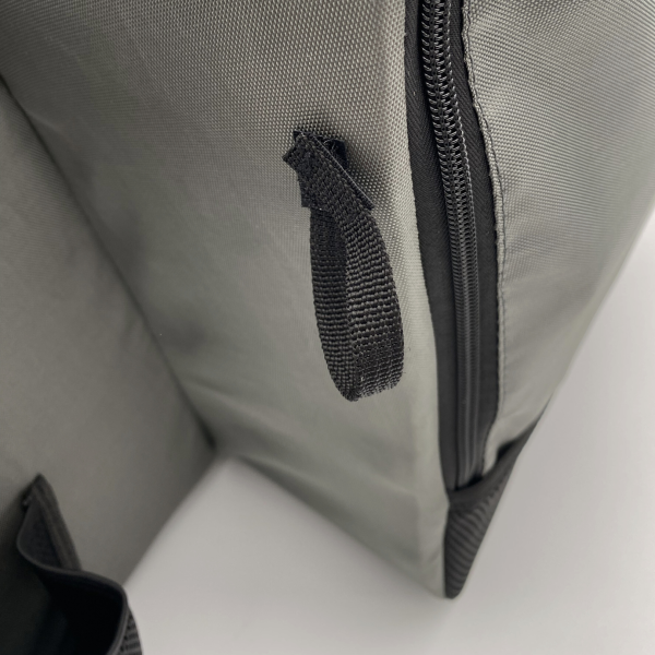 Detailaufnahme Befestigung Fenstertasche