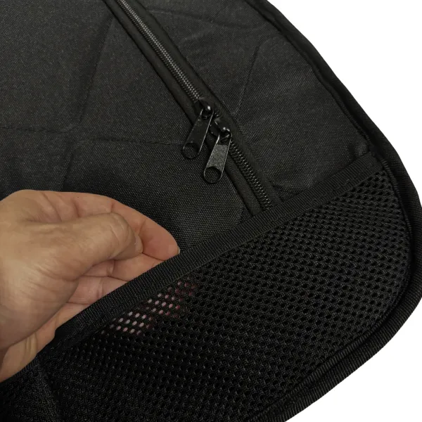 Detailansicht Klipper zum Verbinden der Tasche und Rückwand