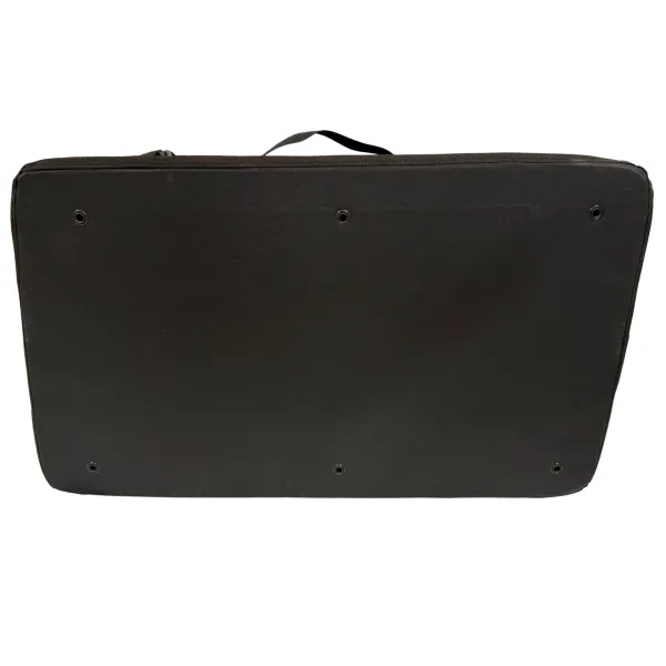 Geöffnet und Montierte Packtaschen im Fahrzeug