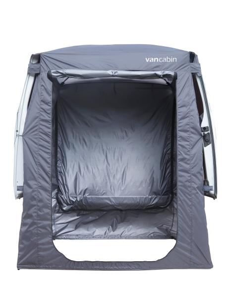 Vancabin Heckzelt Doppeltür für PSA-Fahrezuge montiert