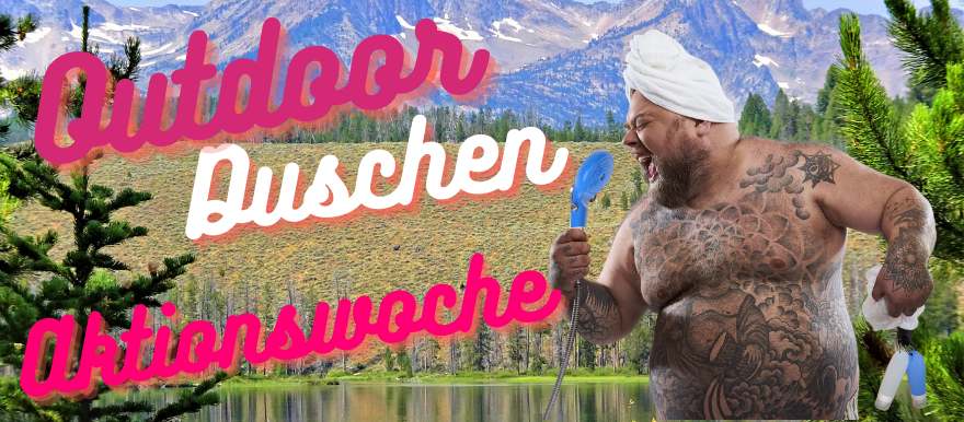 Kategoriebild Outdoorduschen, nackter MAnn singend mit Duschkopf